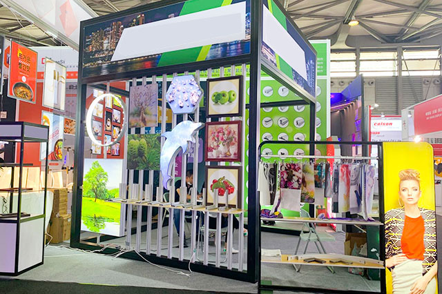 What are the benefits of quality materials for exhibition booths?
