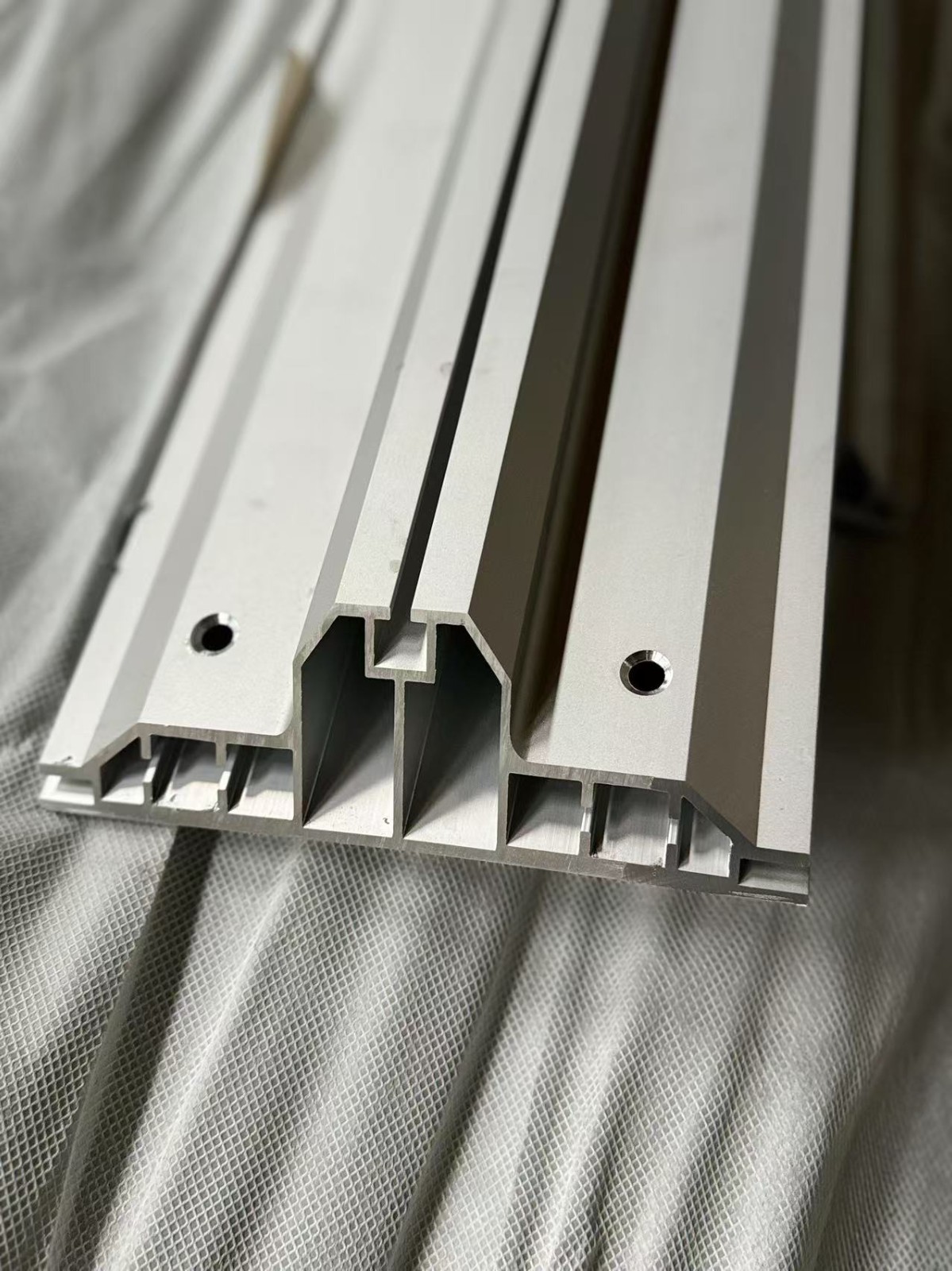 Hanging SEG Profile Light Box