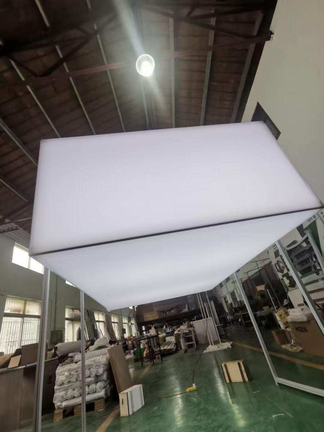 CUBE CEILING LIGHT BOX