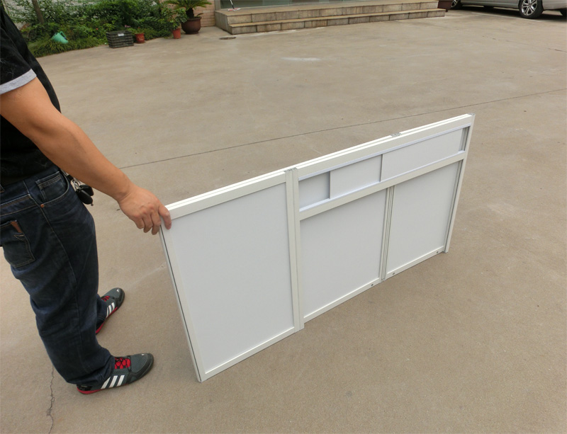 FOLDED CONSULTATION DESK